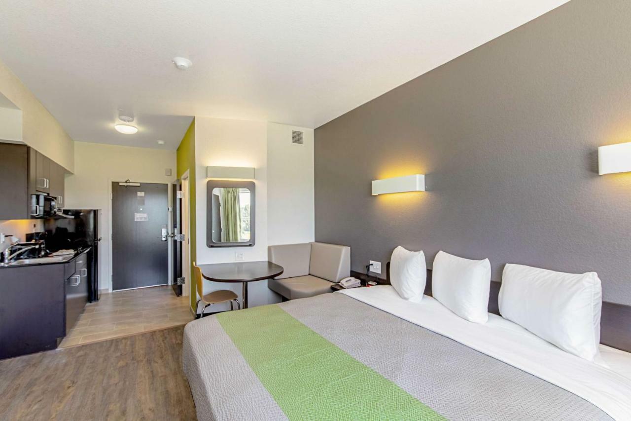 Studio 6 Austin Airport Εξωτερικό φωτογραφία